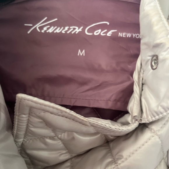 Kenneth Cole New York Women’s Cream Ruched Zippered Jacket Size Medium - Picture 9 of 13